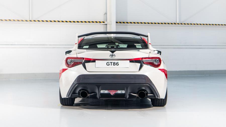  Toyota GT 86 Tribute Toyota TS050 Hybrid 2018 года  (фото 5 из 12)